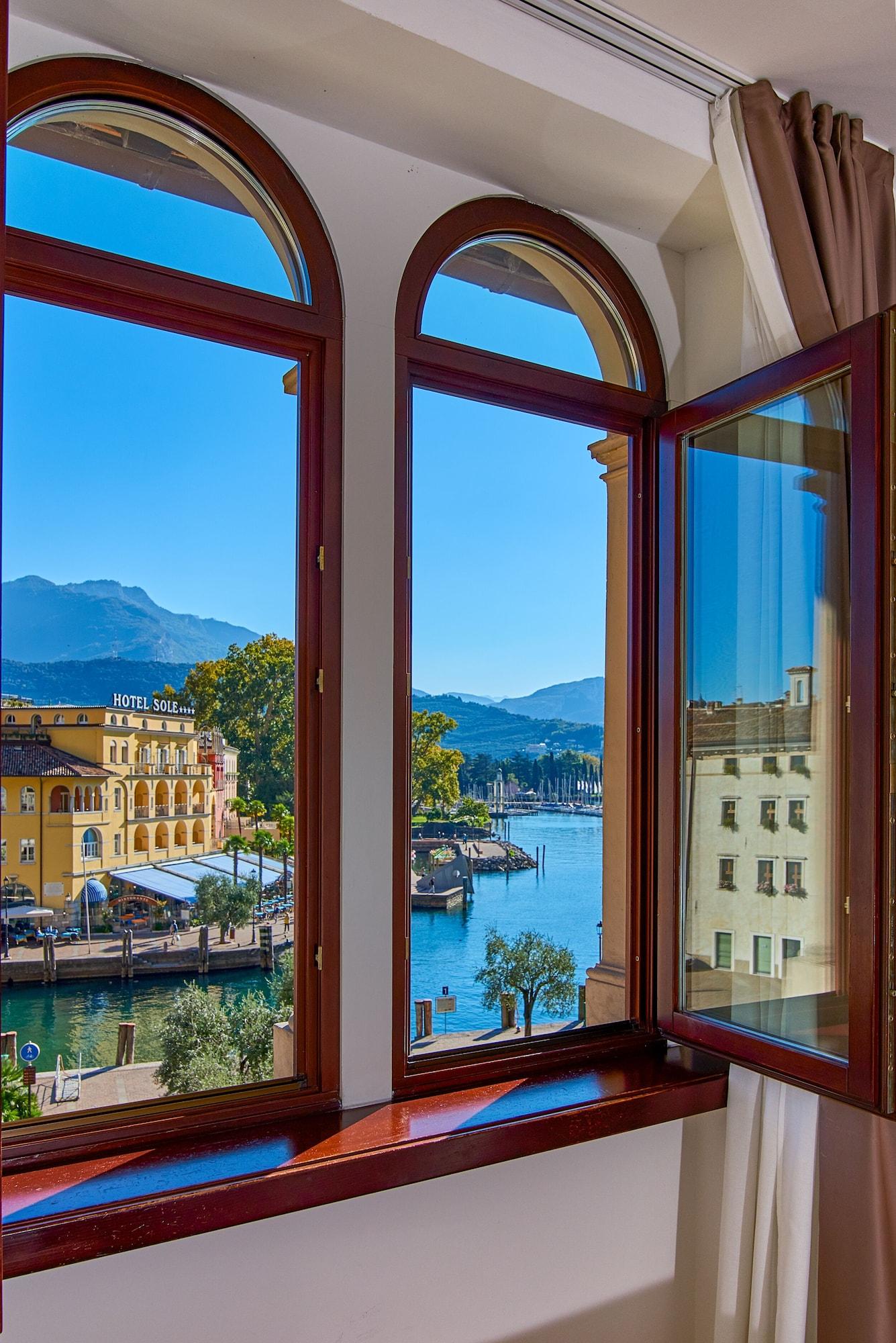 Hotel Europa - Skypool&Panorama Riva del Garda Exterior foto