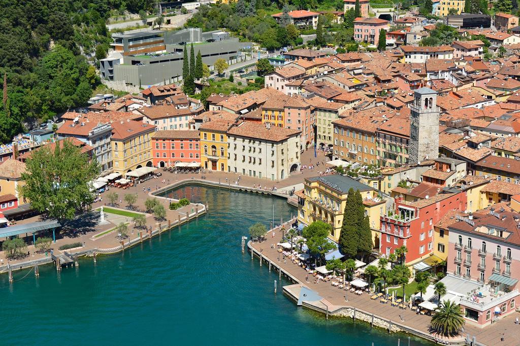 Hotel Europa - Skypool&Panorama Riva del Garda Exterior foto