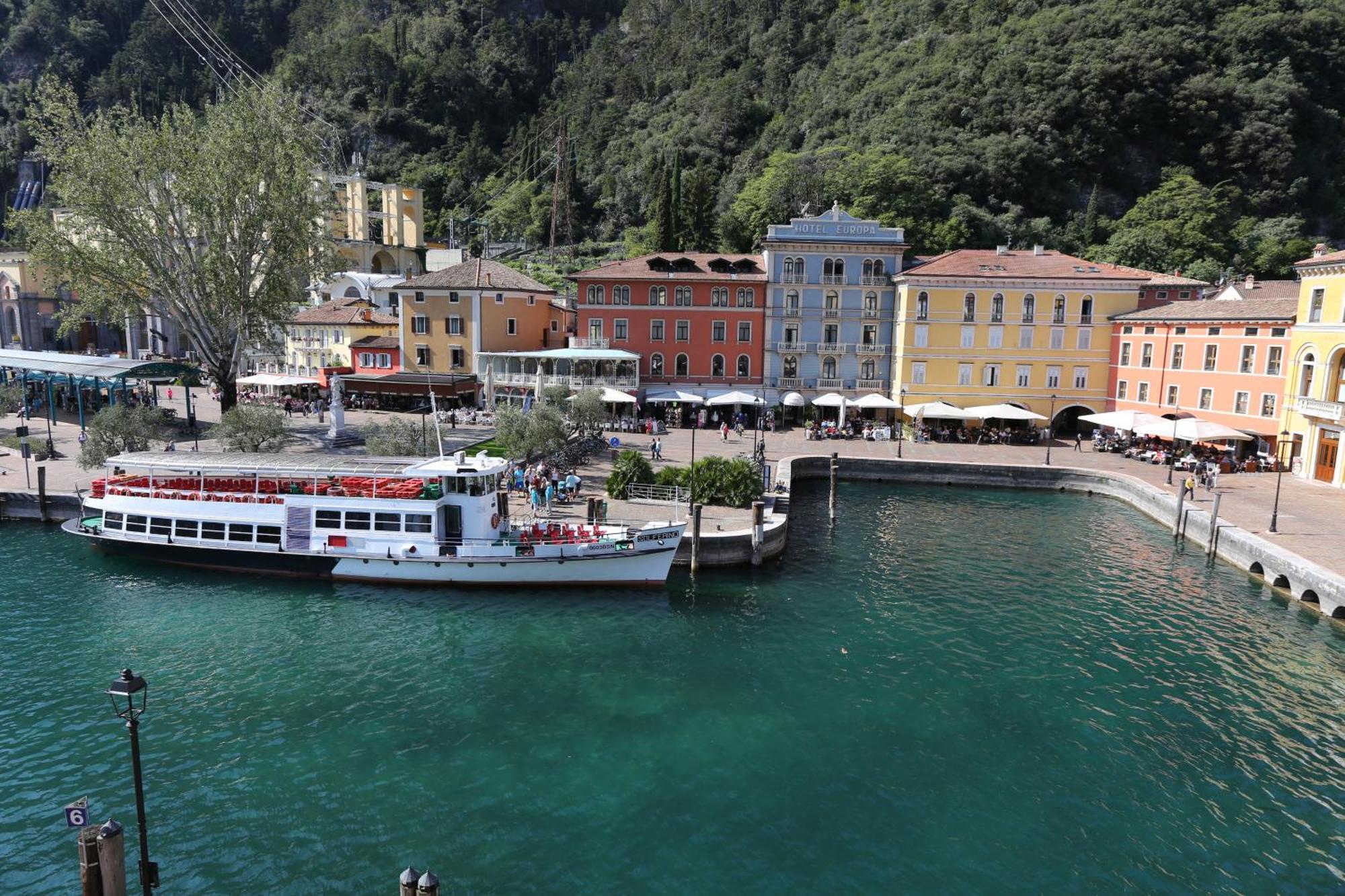 Hotel Europa - Skypool&Panorama Riva del Garda Exterior foto