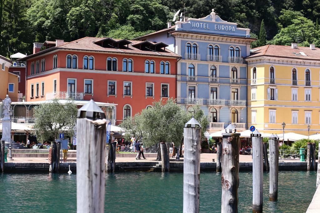 Hotel Europa - Skypool&Panorama Riva del Garda Exterior foto